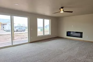 1655 Grace Gdn Wy, De Pere, WI 54115 - Photo 8