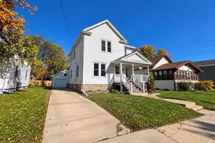 1208 Winnebago Ave, Oshkosh, WI 54901 - Photo 1