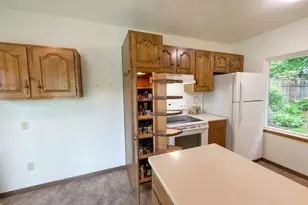 2935 Mossy Oak Cir, Green Bay, WI 54311 - Photo 10