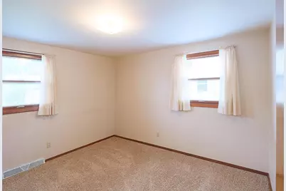 825 Stony Brook Lane, Green Bay, WI 54304 - Photo 8