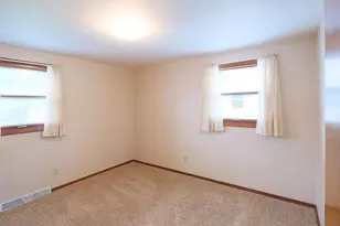 825 Stony Brook Ln, Green Bay, WI 54304 - Photo 8
