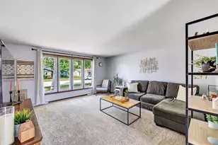 1125 Stine Way, De Pere, WI 54115 - Photo 4