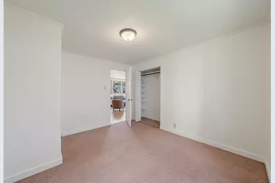 1274 Elmwood Street, Oshkosh, WI 54901 - Photo 12