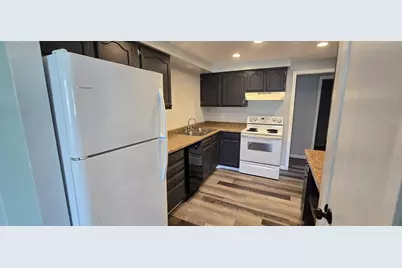 969 7th Street #B, Menasha, WI 54952 - Photo 6