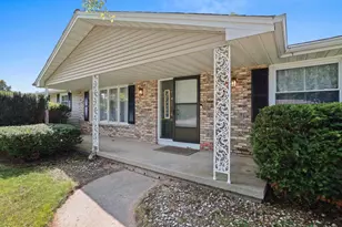 1327 Skylark Ln, Green Bay, WI 54313 - Photo 44