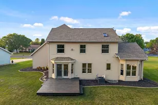 2705 Oakwood Cir, Oshkosh, WI 54904 - Photo 44