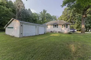 429 E Washington St, Gillett, WI 54124 - Photo 2