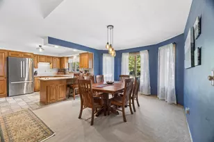1337 Orchard Ct, Neenah, WI 54956 - Photo 8