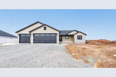 W5747 Roundstone Place, Menasha, WI 54952 - Photo 2