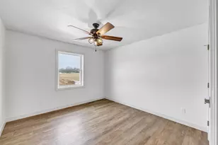 W5747 Roundstone Pl, Menasha, WI 54952 - Photo 10