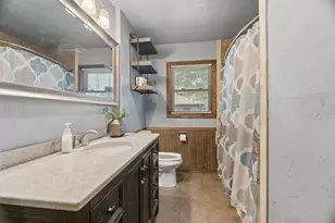 1805 Algoma Blvd, Oshkosh, WI 54901 - Photo 16