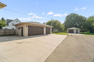 1805 Algoma Blvd, Oshkosh, WI 54901 - Photo 30