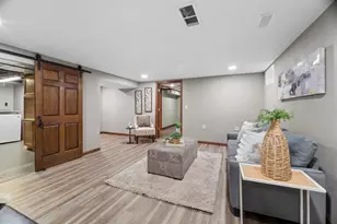 1805 Algoma Blvd, Oshkosh, WI 54901 - Photo 20
