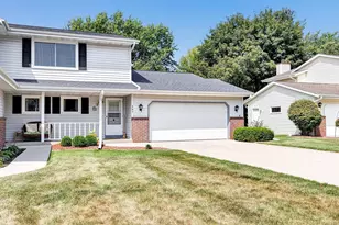 437 Silver Spring Dr, Green Bay, WI 54303 - Photo 1