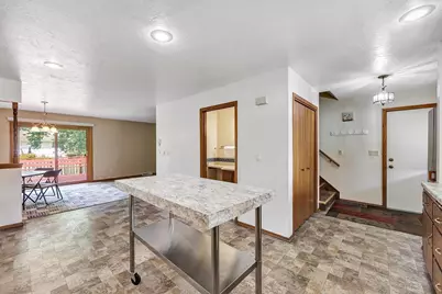 437 Silver Spring Drive, Green Bay, WI 54303 - Photo 10