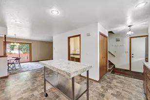437 Silver Spring Dr, Green Bay, WI 54303 - Photo 10