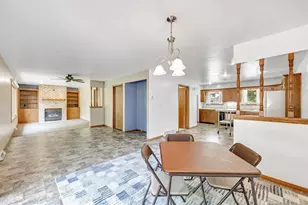 437 Silver Spring Dr, Green Bay, WI 54303 - Photo 12