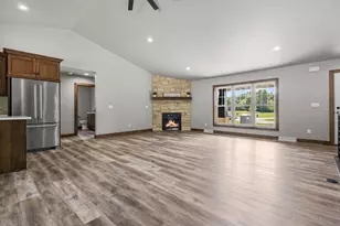 6157 Bay Hill Ct, Luxemburg, WI 54217 - Photo 10
