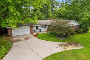 2624 Oakwood Dr, Green Bay, WI 54304 - Photo 4