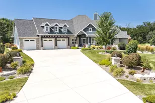 2836 Oak Stream Dr, De Pere, WI 54115 - Photo 2