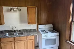 922 Merritt Ave, Oshkosh, WI 54901 - Photo 2
