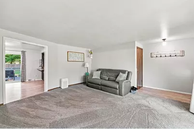 1294 Apache Avenue, Green Bay, WI 54313 - Photo 6