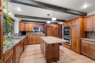 255 Traders Point Ln, Green Bay, WI 54302 - Photo 16