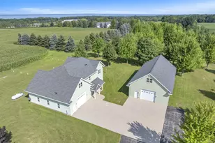 W4231 Laurel Ln, Fond du Lac, WI 54937 - Photo 2