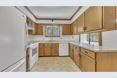 542 Wakefield Avenue, Fond du Lac, WI 54935 - Photo 8
