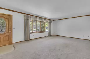 542 Wakefield Ave, Fond du Lac, WI 54935 - Photo 4