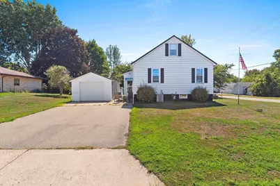318 Hall Avenue, Oconto, WI 54153 - Photo 8