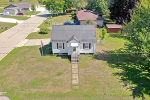 318 Hall Ave, Oconto, WI 54153 - Photo 14