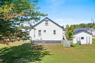 318 Hall Ave, Oconto, WI 54153 - Photo 18