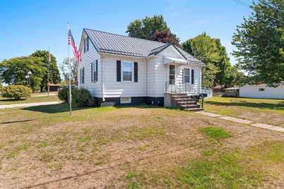 318 Hall Avenue, Oconto, WI 54153 - Photo 6