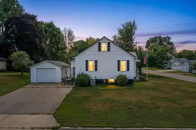 318 Hall Avenue, Oconto, WI 54153 - Photo 2