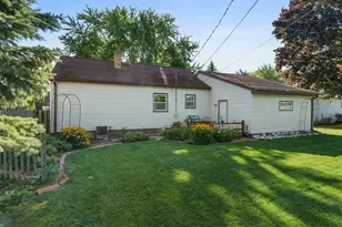315 Parker Ave, Algoma, WI 54201 - Photo 6