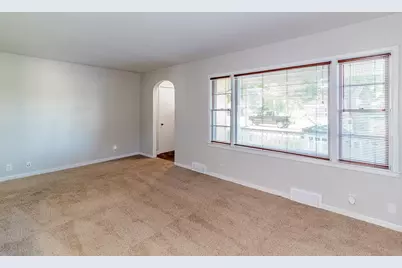 615 Buck Street, New London, WI 54961 - Photo 6