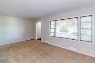 615 Buck St, New London, WI 54961 - Photo 6