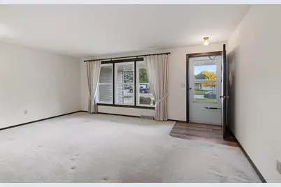 842 Fribourg Street, De Pere, WI 54115 - Photo 6