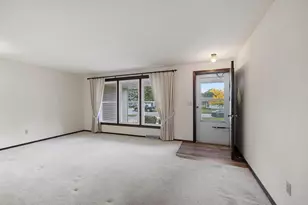 842 Fribourg St, De Pere, WI 54115 - Photo 6