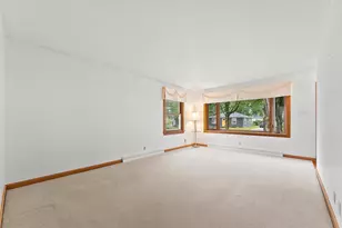1256 Marian Ln, Green Bay, WI 54304 - Photo 4
