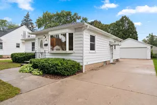 1256 Marian Ln, Green Bay, WI 54304 - Photo 2