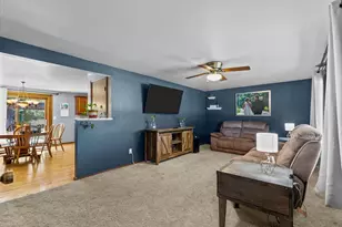 431 Robert Ln, Green Bay, WI 54311 - Photo 6