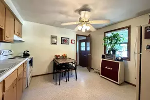 130 Gwynn St, Green Bay, WI 54301 - Photo 8