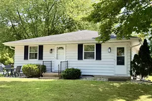 130 Gwynn St, Green Bay, WI 54301 - Photo 2