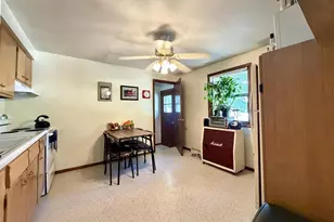 130 Gwynn St, Green Bay, WI 54301 - Photo 6