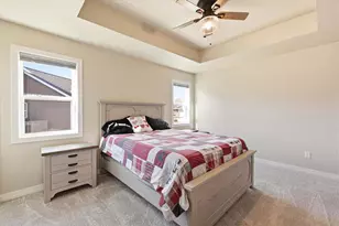 831 Sharon Ln, Pulaski, WI 54162 - Photo 10