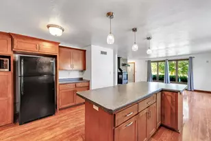 660 N Northview Rd, Green Bay, WI 54311 - Photo 6