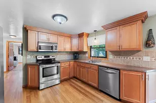 1307 Sunray Ln, Green Bay, WI 54313 - Photo 14