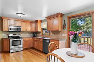 1307 Sunray Ln, Green Bay, WI 54313 - Photo 10